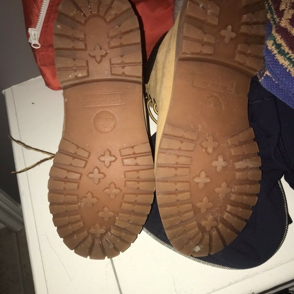 Women’s Timberland Boots - Picture 2 of 4